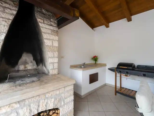 villa en Croacia, Istria, Zminj – Villa Stauri Cocina al aire libre
