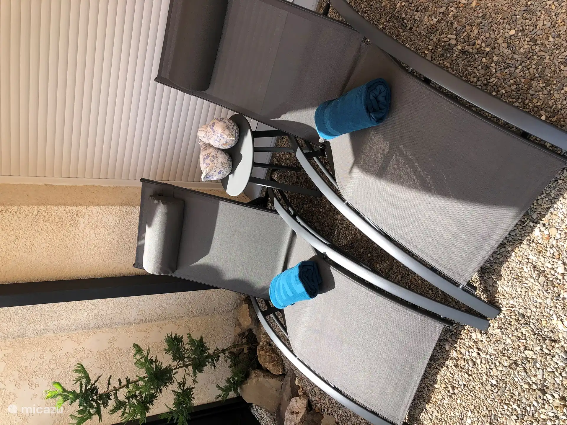 Schöne Liegestühle 