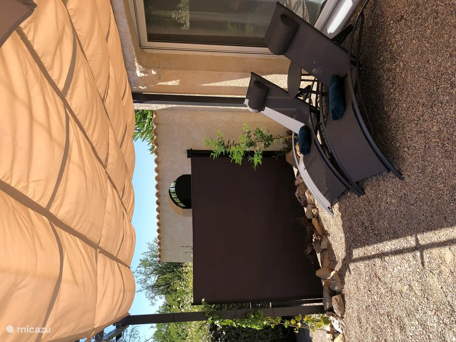 Pergola mit Sonnenschutz 