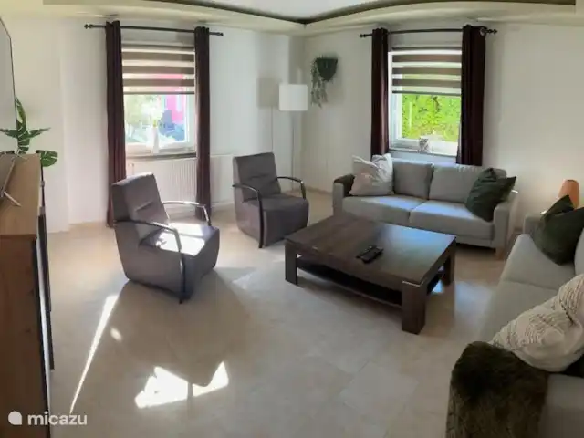 Location de Vacances Autriche, Tyrol, Radfeld, maison de vacances - Maison d’hôtes Inntal Salon avec TV