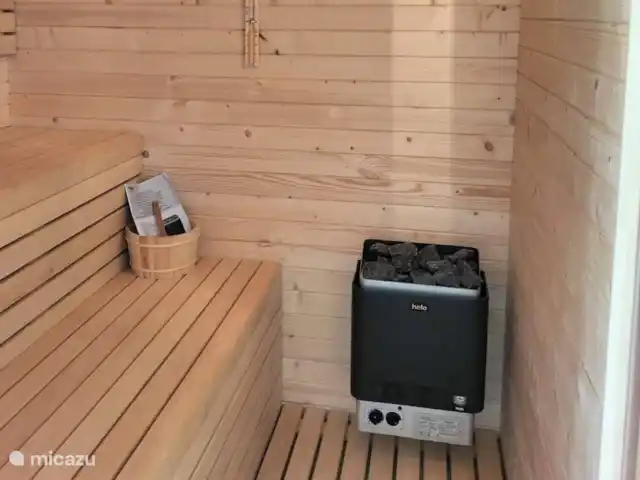 Location de Vacances Espagne, Costa Blanca, Orihuela Costa, penthouse - Amanecer de Luxe  Cabine de sauna et à côté se trouve également un jacuzzi. À cet effet, 4 peignoirs sont disponibles dans l’appartement.