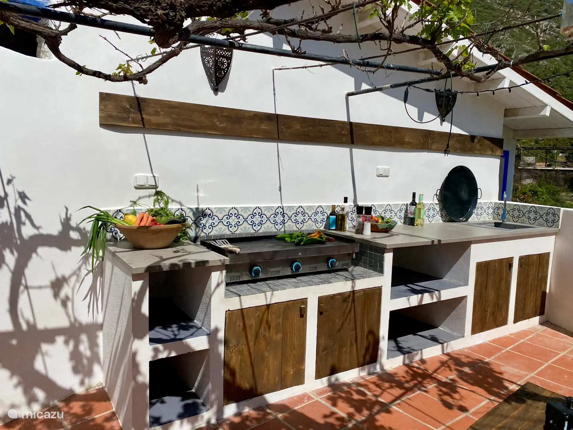 Die Außenküche ist der ideale Ort, um an einem schönen Abend zu kochen