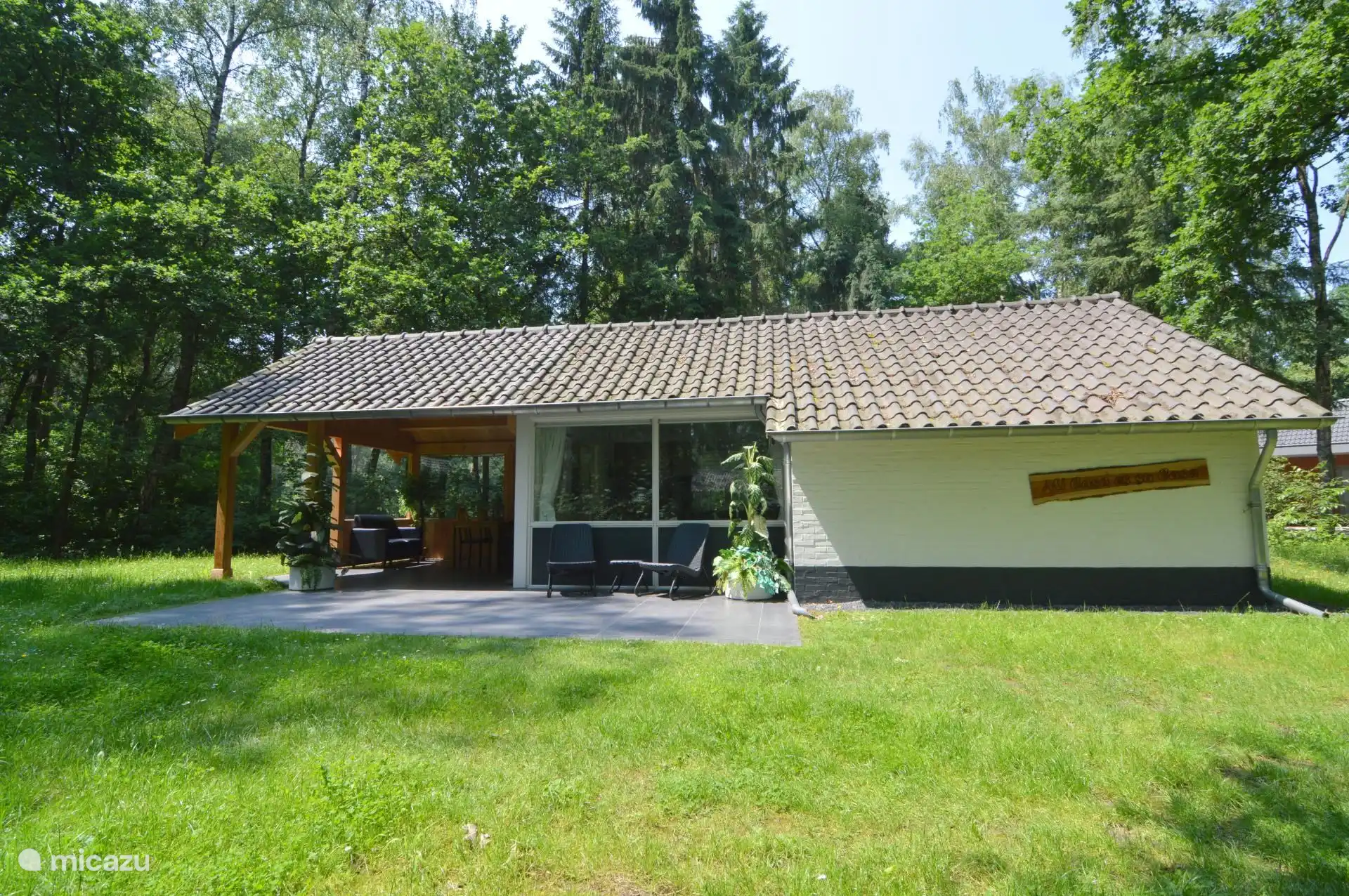 Außenbereich des Bungalows