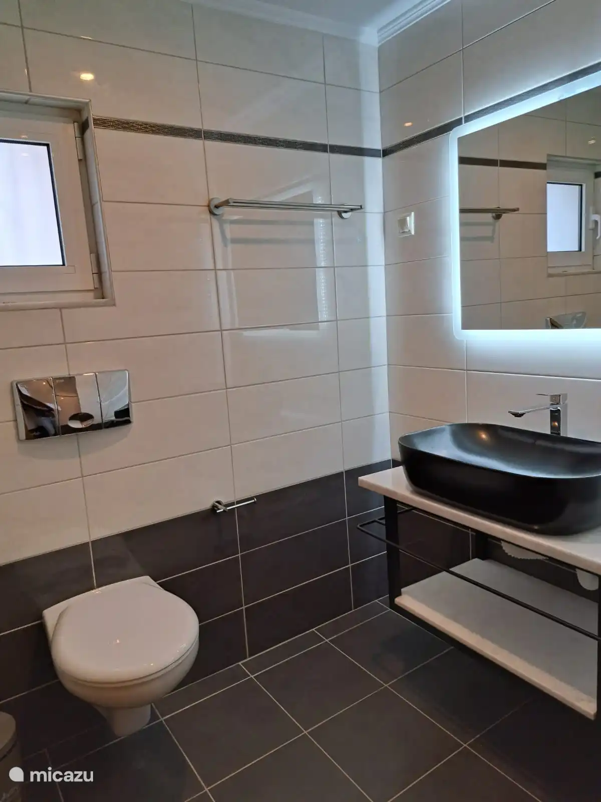 Komplett renoviertes Badezimmer II