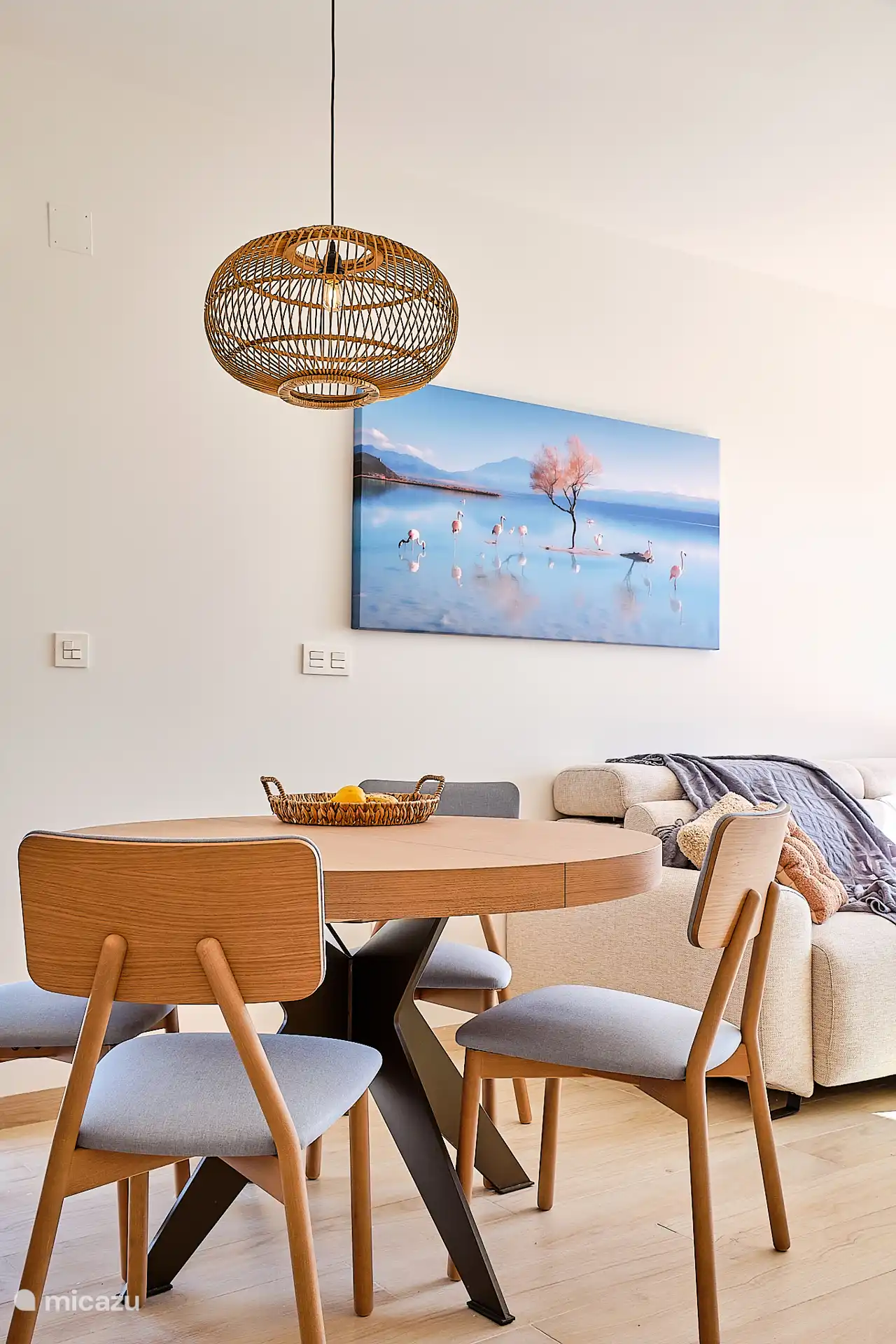 Sogar die Kunst ist in Stil und Farbe. Auf jedes Detail wurde geachtet.