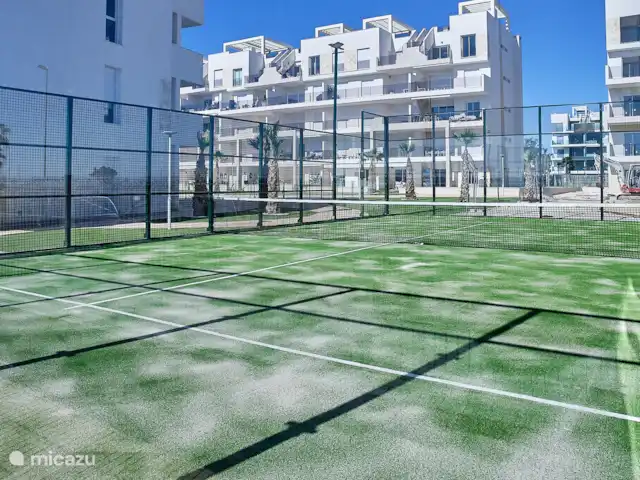 Blue Lake Penthouse | Espagne, Costa Blanca, Guardamar del Segura - appartement Merveilleux un terrain de padel littéralement à vos pieds.