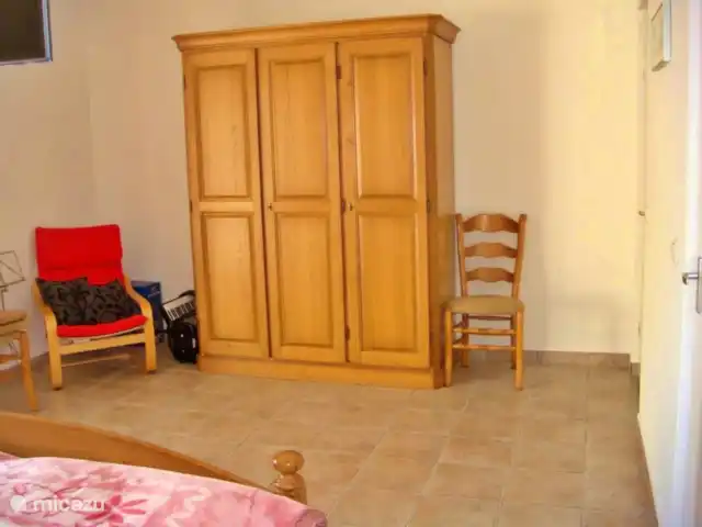 Location de Vacances Portugal, Portalegre, Figueira e Barros, villa - Piscine Casa Heechhiem pour 6 personnes Toutes les chambres disposent d’un placard spacieux.