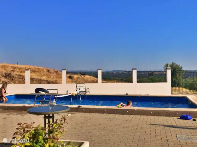 Location de Vacances Portugal, Portalegre, Figueira e Barros, villa - Piscine Casa Heechhiem pour 6 personnes Baignade avec vue sur l’Alentejo