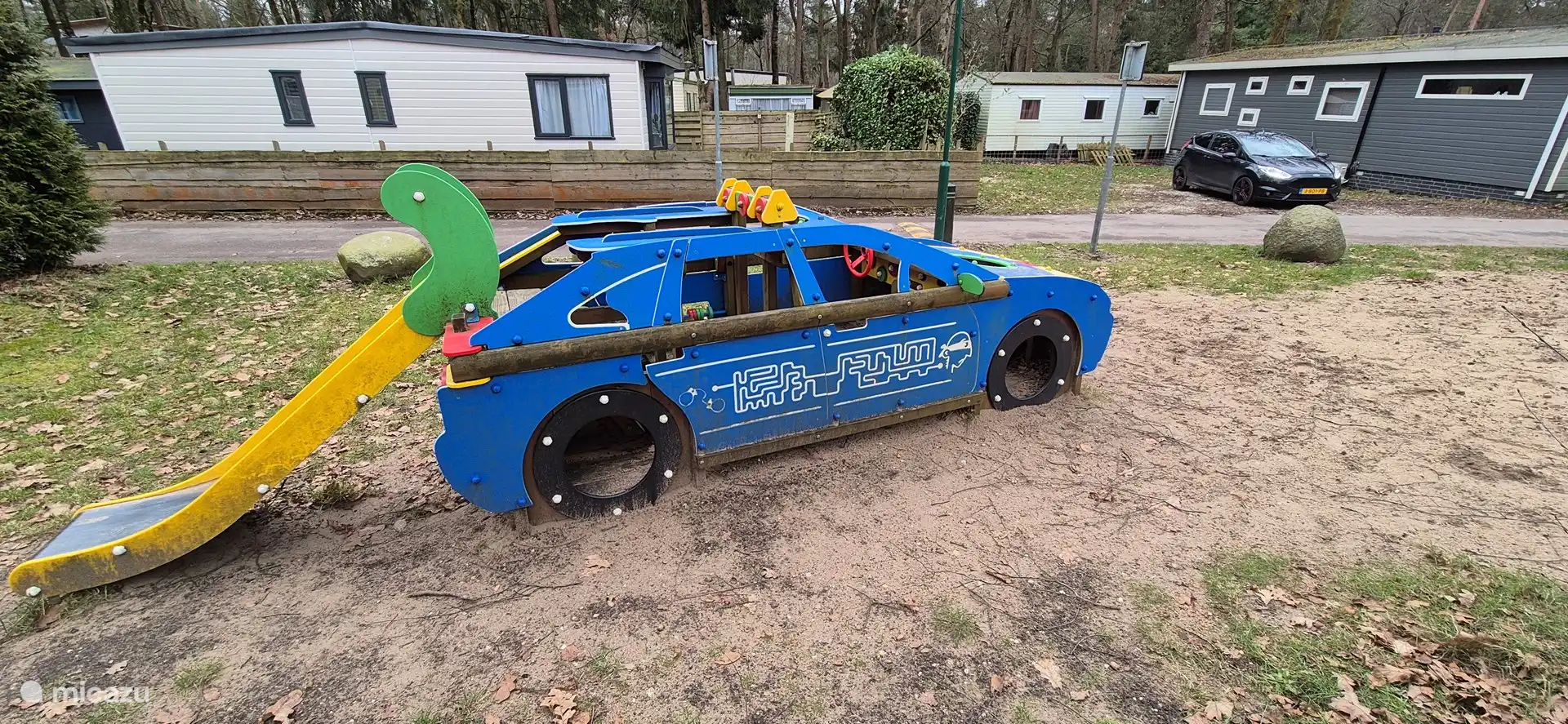 Aire de jeux pour enfants dans le parc