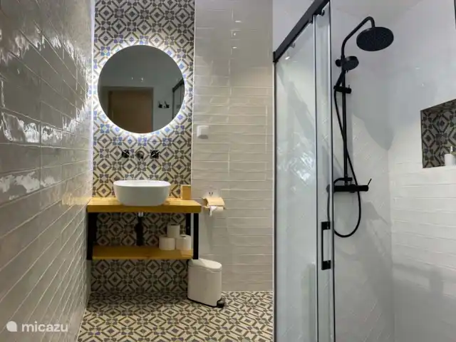 Wandelen, Portugal, Costa de Prata, Alcobaça, bed & breakfast Pátio do Vale - Pátio badkamer kamer Pátio