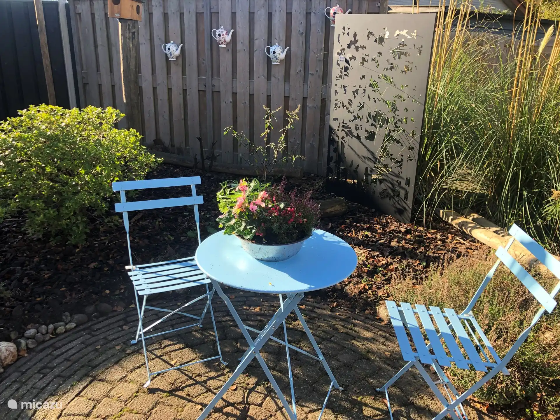 S’asseoir dans le jardin