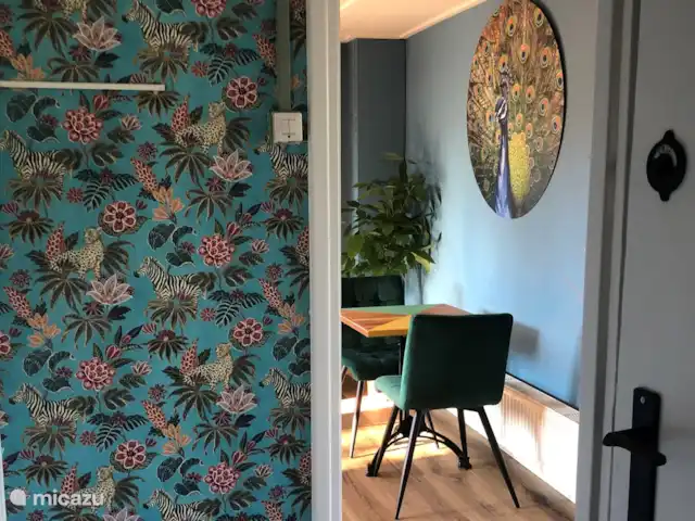 Écureuil | Pays-Bas, Gueldre, Voorthuizen - maison de vacances Vue depuis le hall. Salle à manger salon