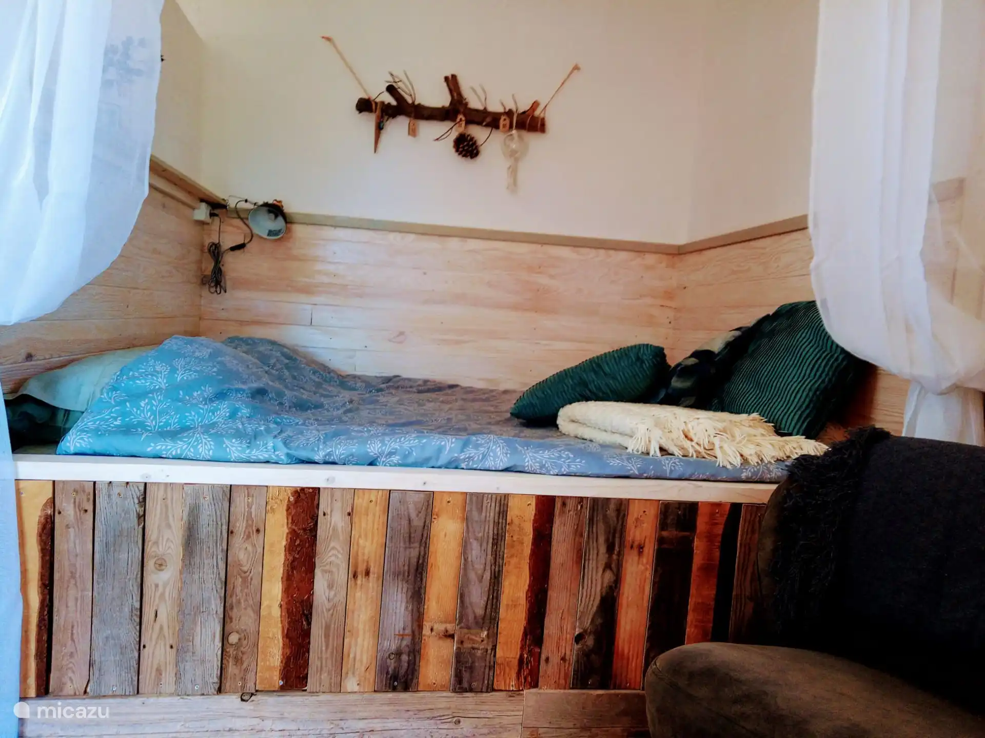 The box bed, 160 x 200