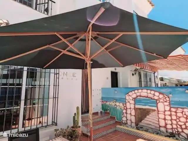 Casita de la Luz con piscina en España, Andalucía, Vejer de la Frontera - casa vacacional Frente y patio