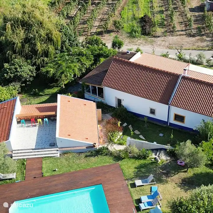 Schwimmbad und Terrasse