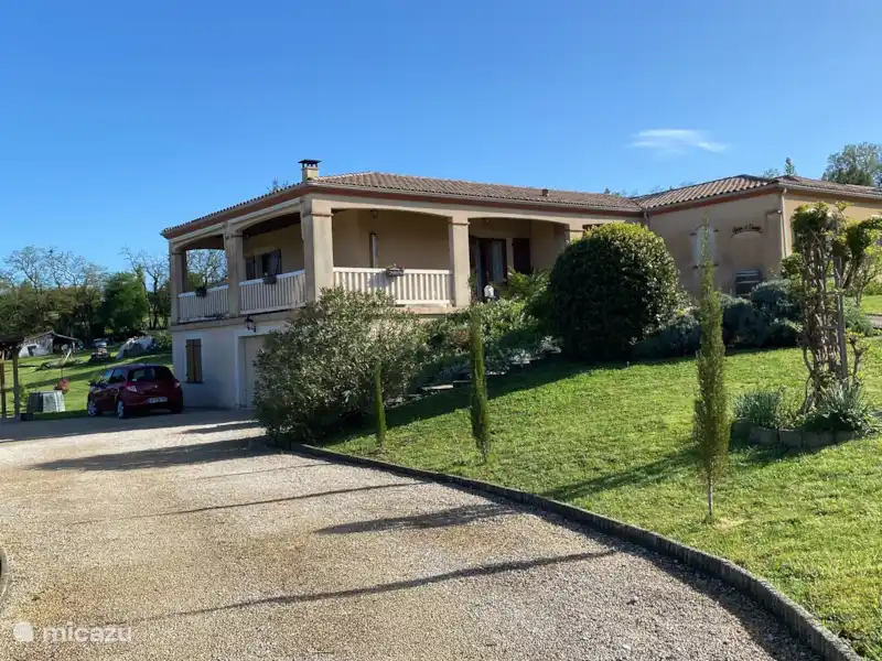 Aux Trois Mûriers | France, Lot-et-Garonne, Villeneuve-sur-Lot - Chambres d'hôtes Aux Trois Mûriers | France, Lot-et-Garonne, Villeneuve-sur-Lot - Chambres d'hôtes