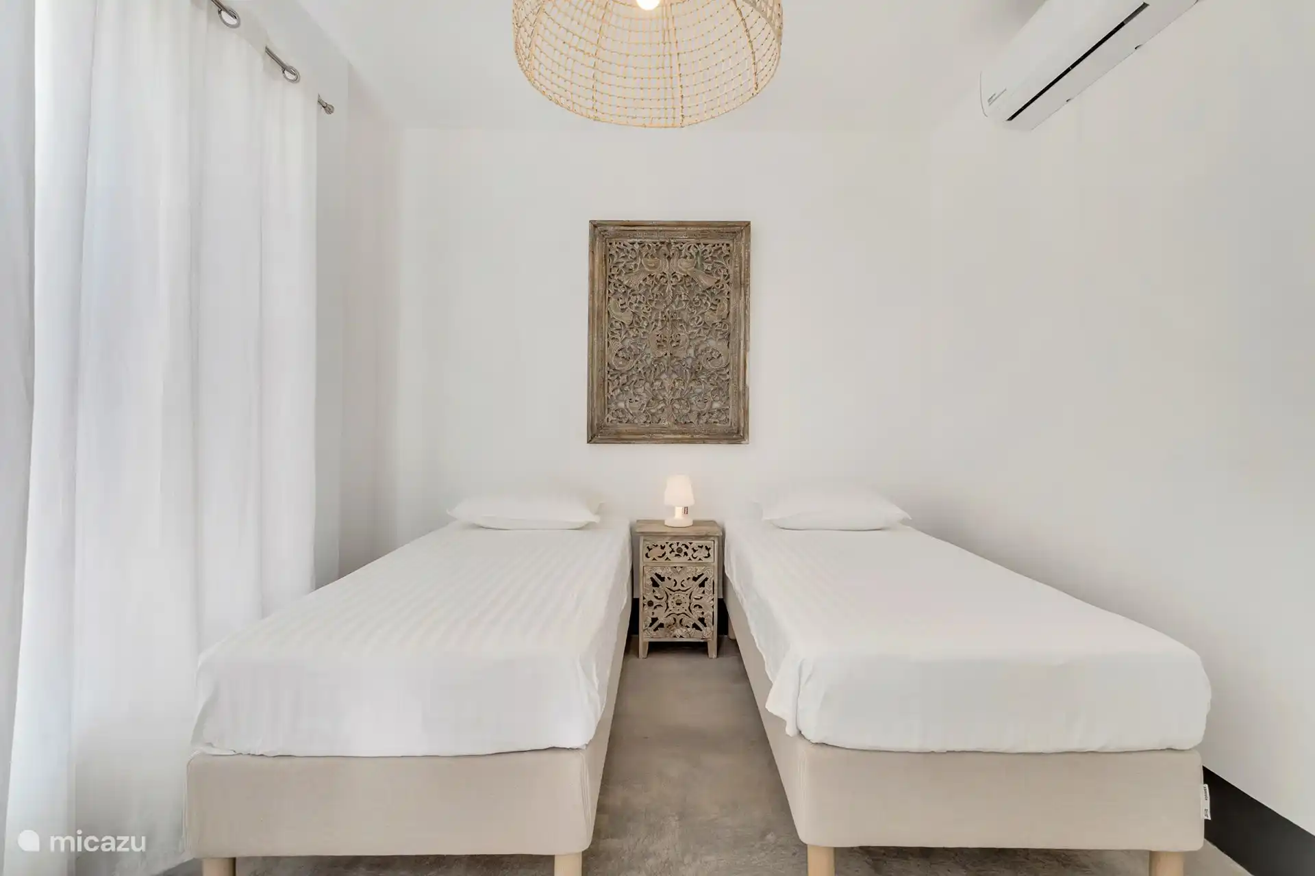 Dormitorio con 2 camas individuales, aire acondicionado, amplios armarios 