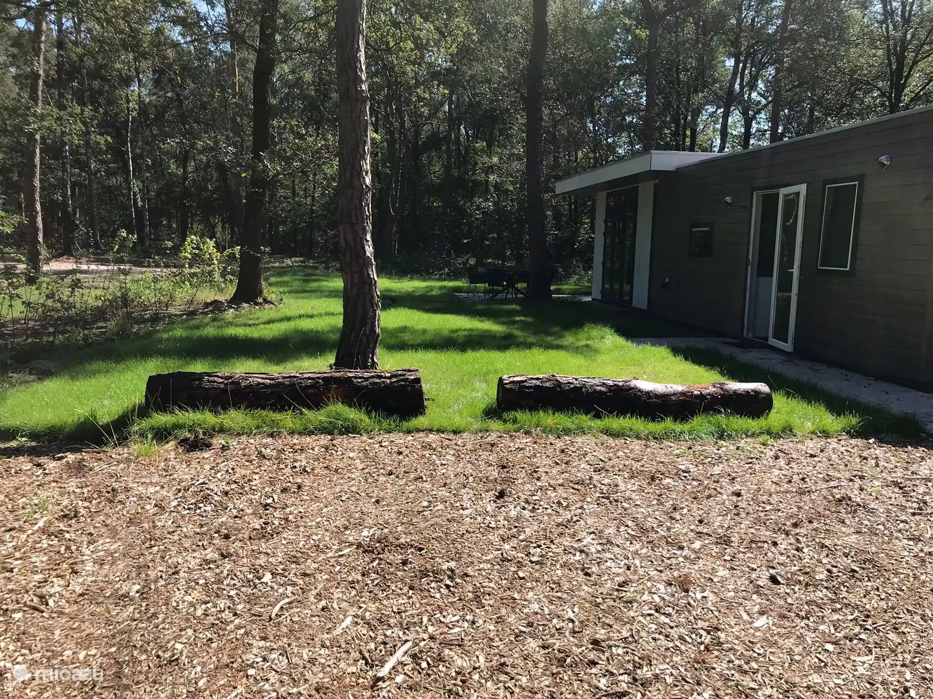 2 prive parkeerplaatsen