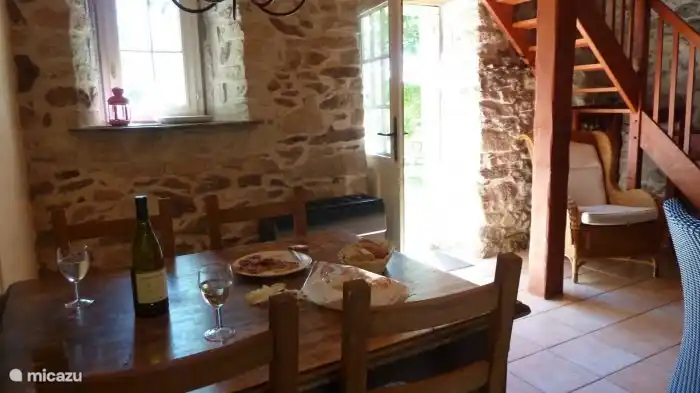 Beneden verdieping met keuken