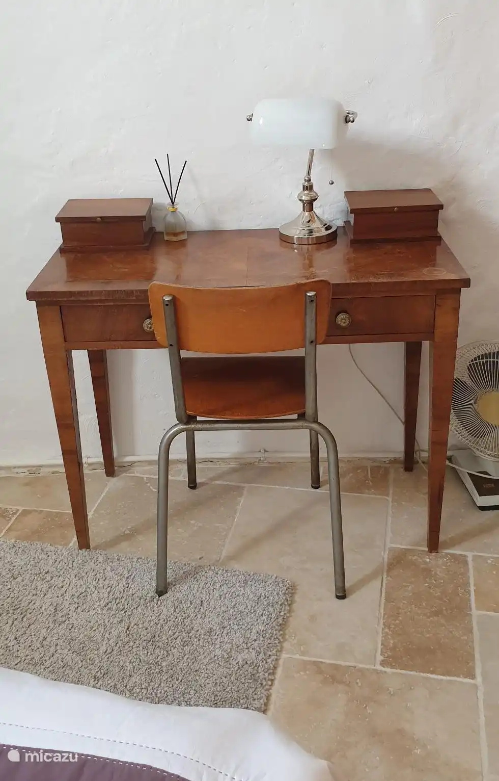 The desk in the Water Lilies room