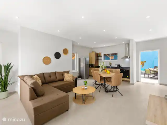 Casa Tortuga | Curaçao, Banda Abou (ouest), Big Mountain - maison de vacances Salon spacieux et cuisine ouverte