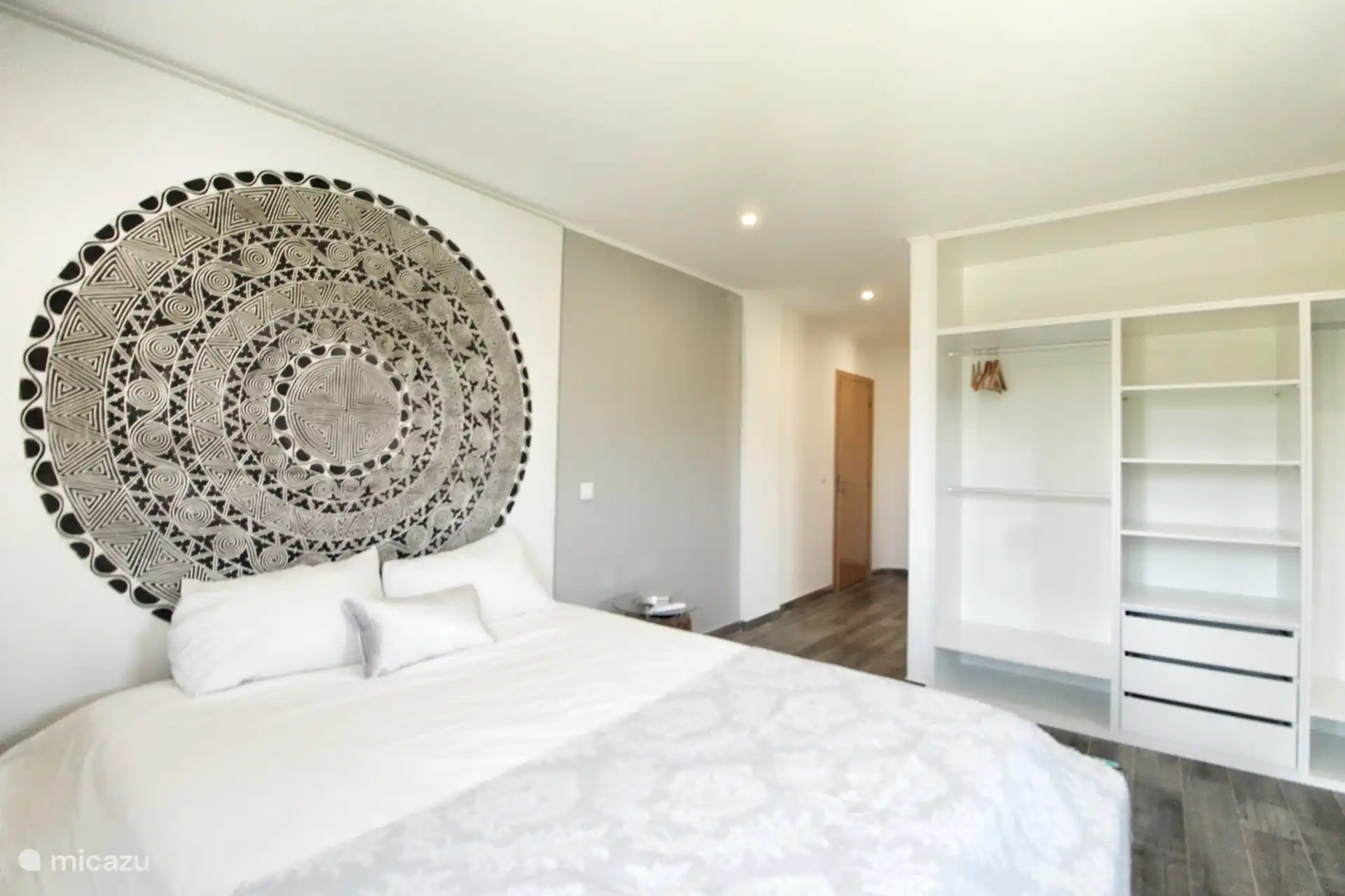 Chambre à coucher II