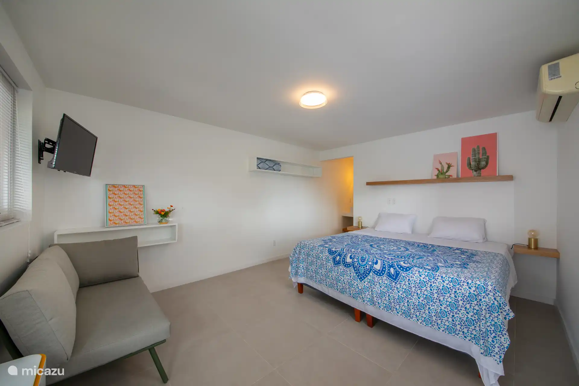 Doppelzimmer im Erdgeschoss mit Kingsize-Bett