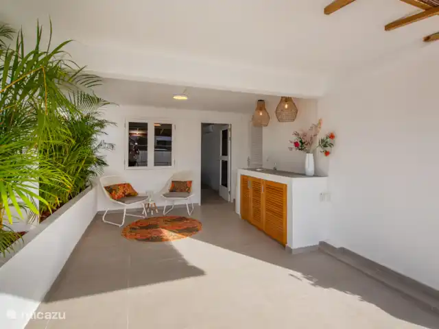 Curaçaovilla de rêve | Curaçao, Banda Ariba (est), Jan Thiel - villa Cuisine extérieure deux personnes en bas de l’appartement