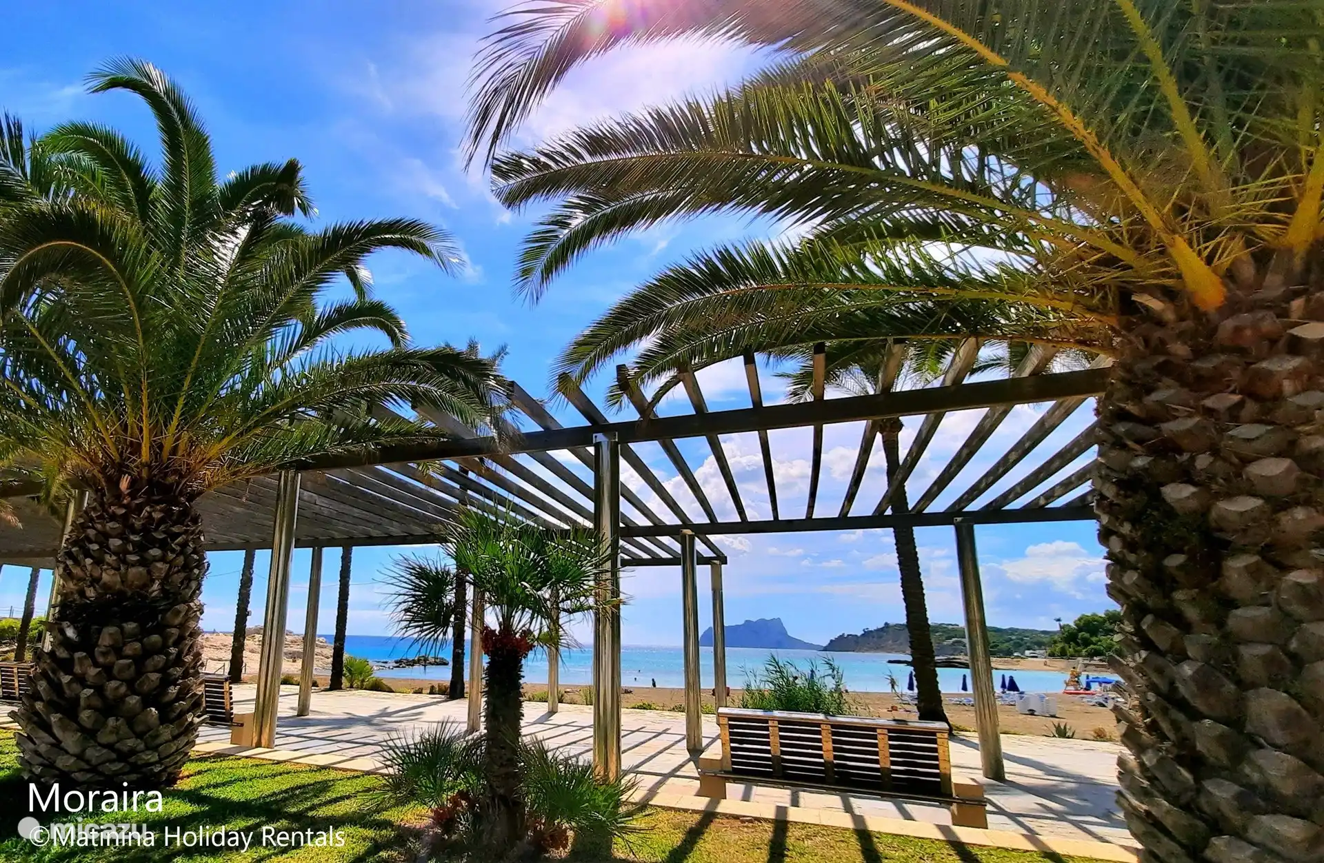 Moraira avec vue sur le rocher de Calpe (Peñon de Ifach).