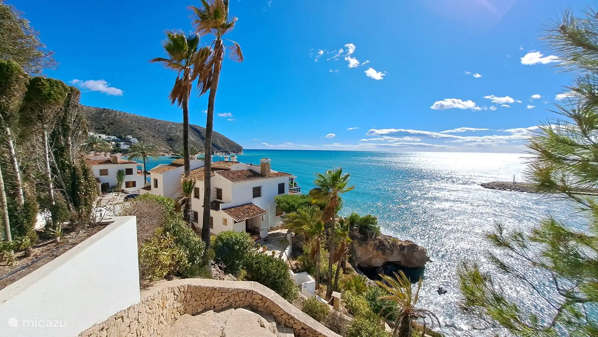 Côte entre la plage de Moraira Ampolla et la plage de Moraira El Portet.