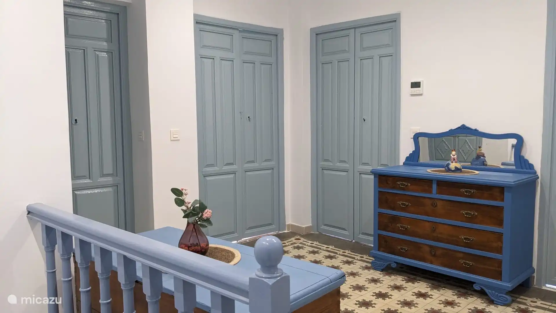 Treppenabsatz im ersten Stock zu den Schlafzimmern und dem Badezimmer