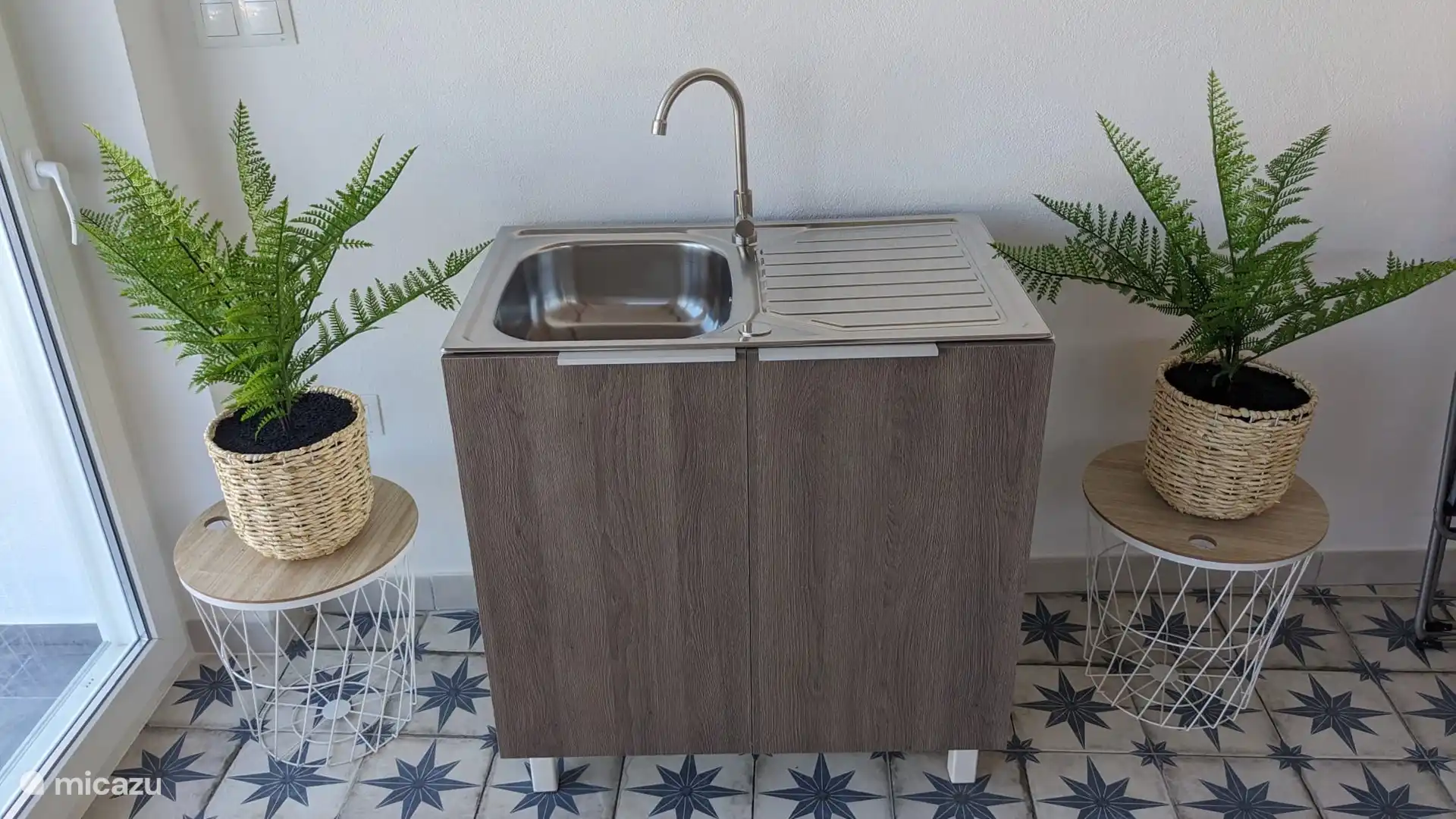 Dachterrasse innen: Küchenzeile