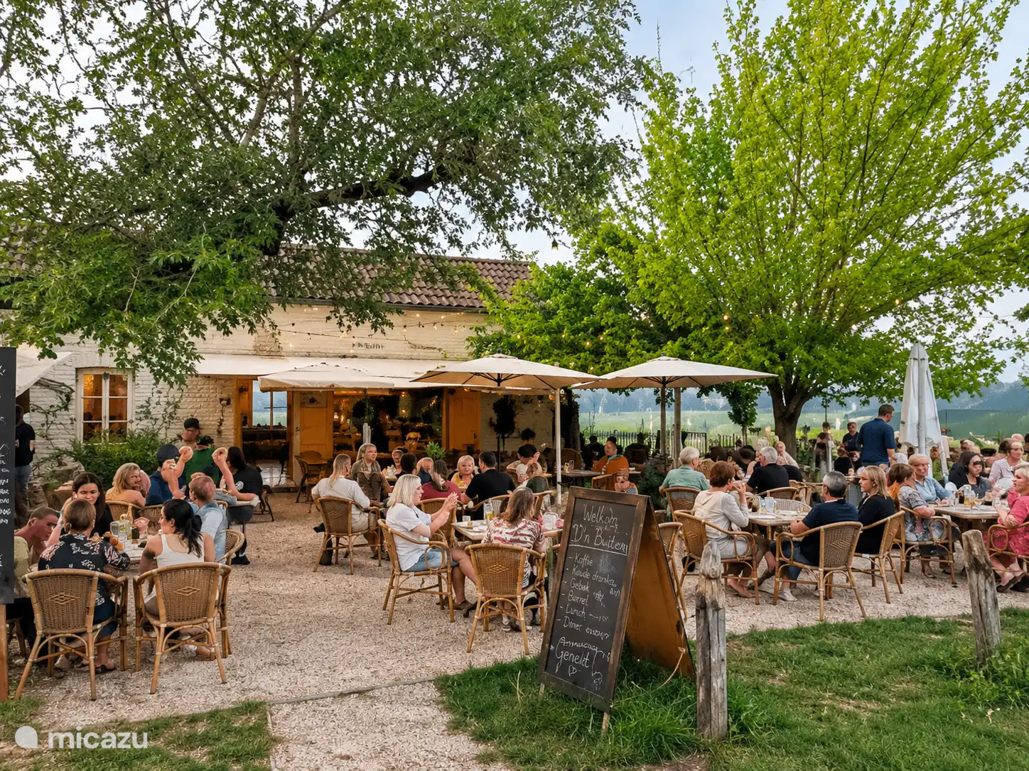 Café with beautiful terrace and panoramic view located next to the town hall (Marie) in Bélaye.