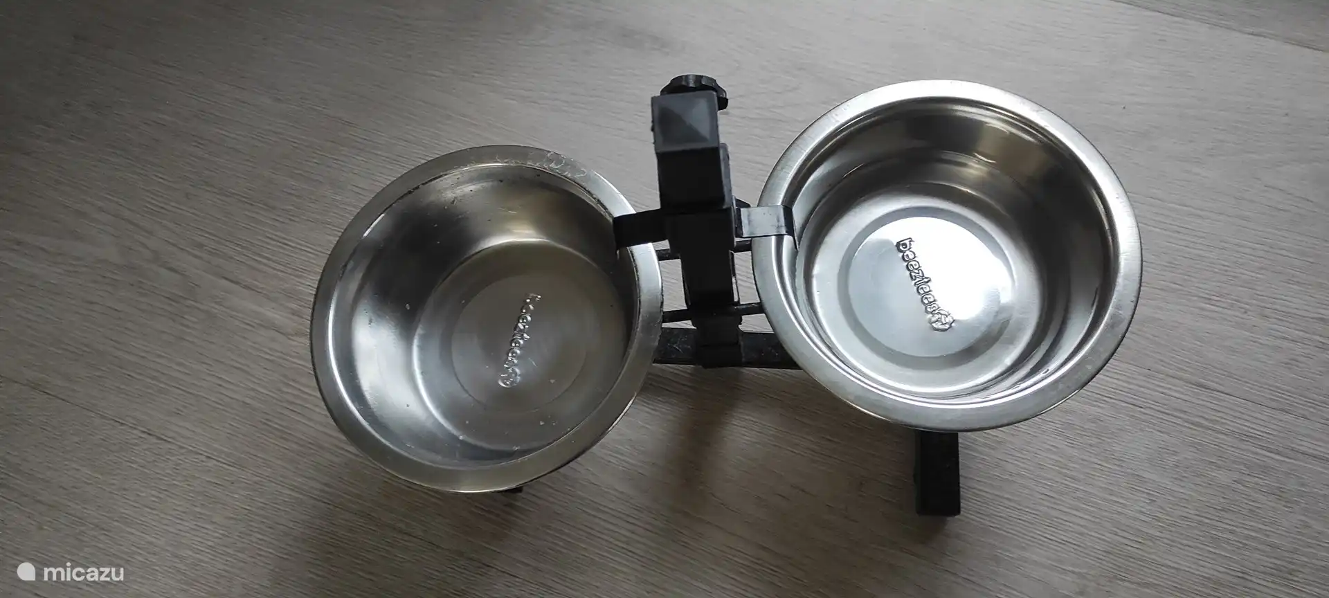 drinkbakken voor de hond