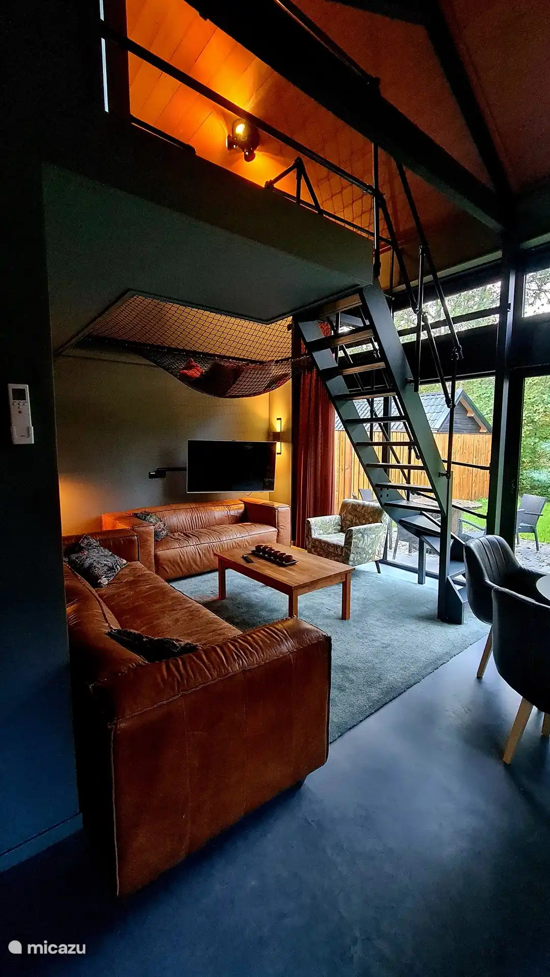 Wohnzimmer mit Smart-TV