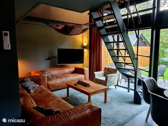 Nuestra propia base en Países Bajos, Frise, Ternaard - casa vacacional Sala de estar con Smart TV