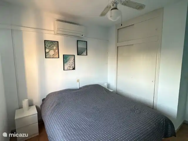 Casa Suerte  en España, Costa Blanca, Torrevieja - apartamento Dormitorio con cama doble y aire acondicionado