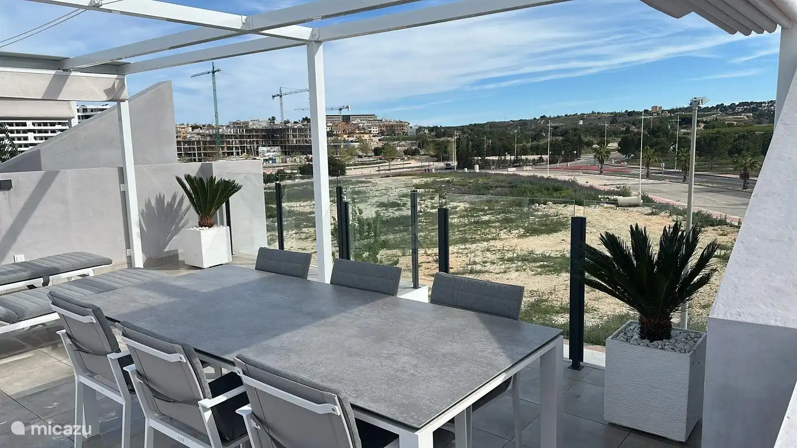 Eine Terrasse zum köstlichen Essen.