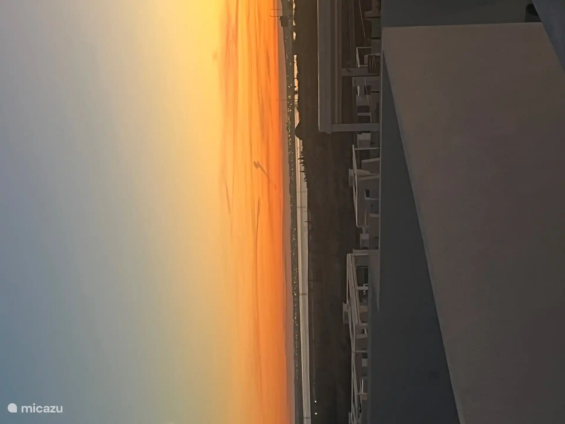 Von der Dachterrasse aus haben Sie zu jeder Tageszeit die schönsten Aussichten