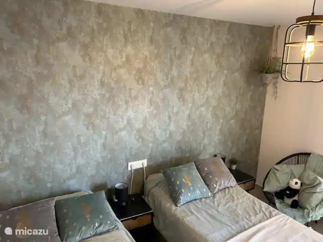 Casa del Sol  | Espagne, Costa Cálida, Lo Pagán - appartement Chambre avec les 2 lits jumeaux.
Si nécessaire, un matelas peut être placé entre les deux qui peut être gonflé. Les lits peuvent toujours être écartés.