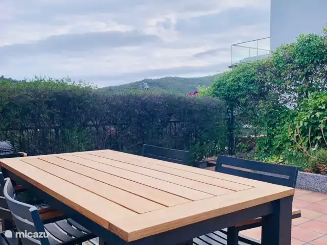 villa huren in Spanje, Costa Brava, Sant Feliu de Guíxols – Villa Casanova  Buiten eet set