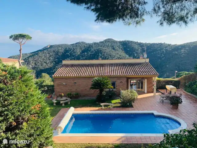 villa huren in Spanje, Costa Brava, Sant Feliu de Guíxols – Villa Casanova  Privé achtertuin