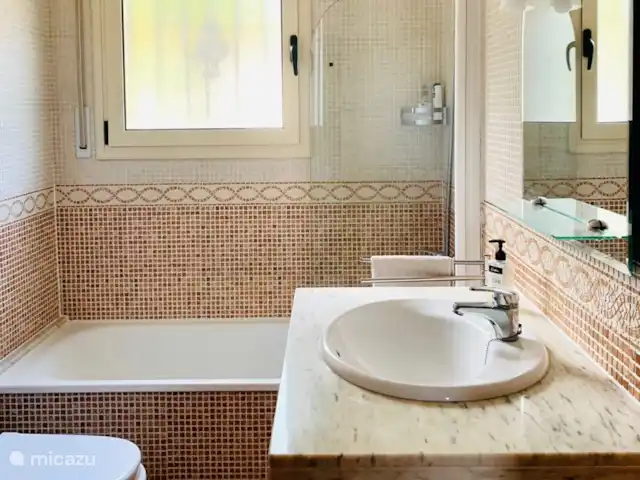 villa huren in Spanje, Costa Brava, Sant Feliu de Guíxols – Villa Casanova  Tweede badkamer