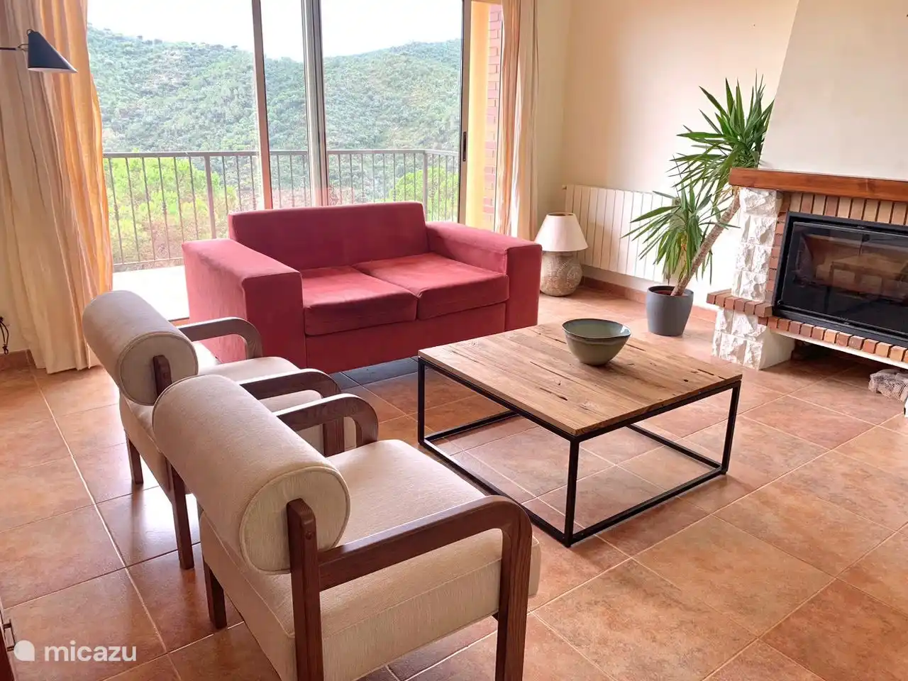 Wohnzimmer mit Terrasse