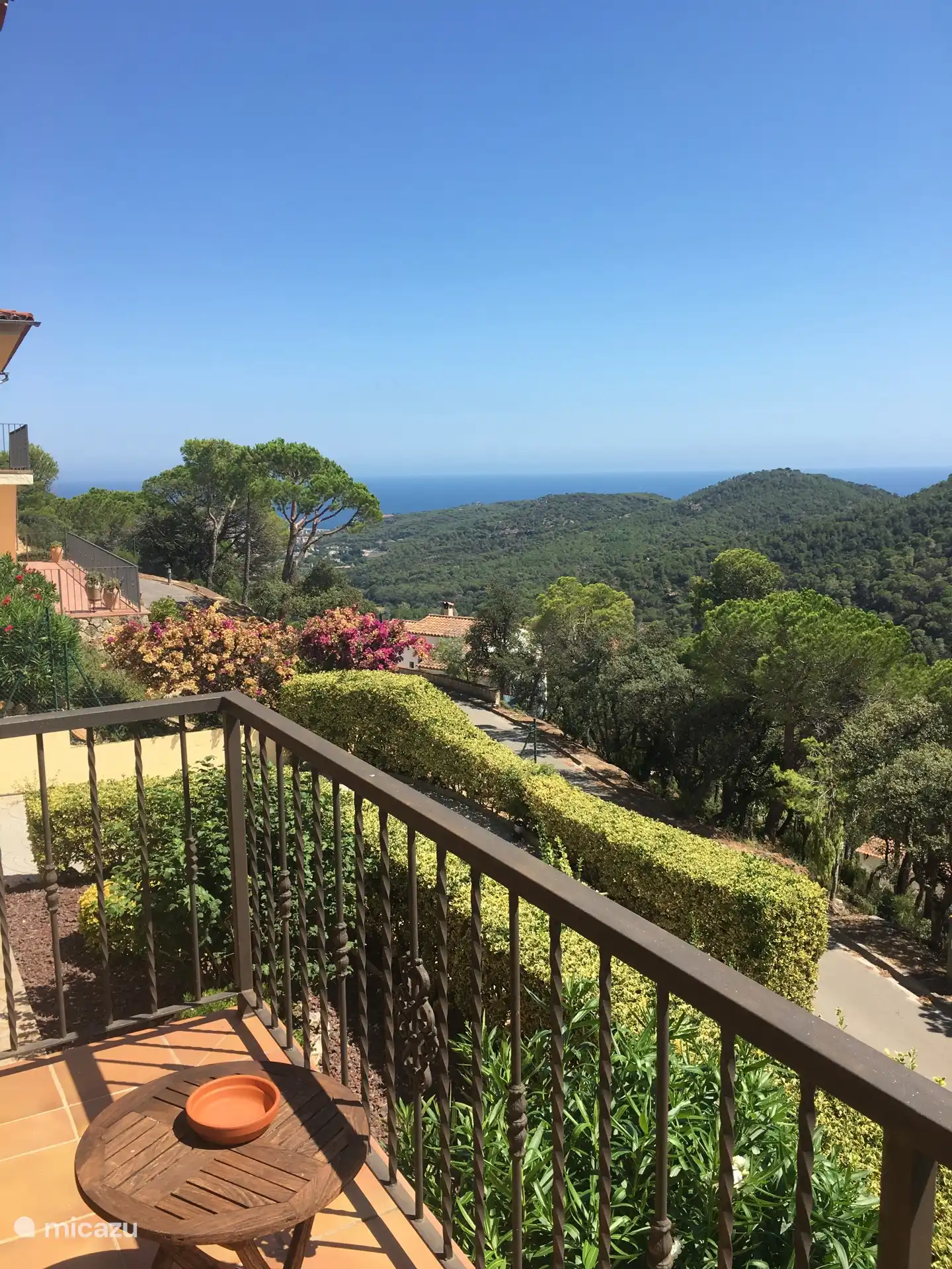 Schöner Meerblick von der vorderen Terrasse 
