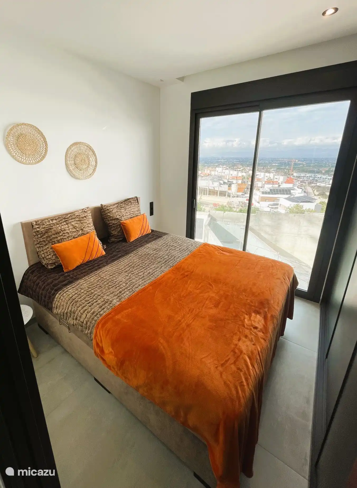 2nd bedroom with views over the hills of Rojales