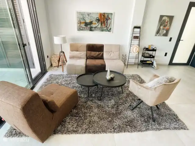 Casa Vista Mar piscine privée et ascenseur | Espagne, Costa Blanca, Rojales - appartement Salon décoré avec goût avec des détails élégants marron/beige