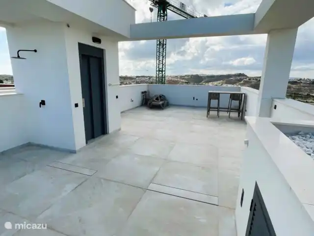 Casa Vista Mar piscine privée et ascenseur | Espagne, Costa Blanca, Rojales - appartement La grande terrasse sur le toit (60m2) est entièrement privée pour nos locataires. L’ascenseur s’ouvre sur le salon, vous ne faites pas un pas sur votre :) de vacances