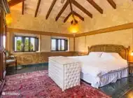 Grünes Schlafzimmer.