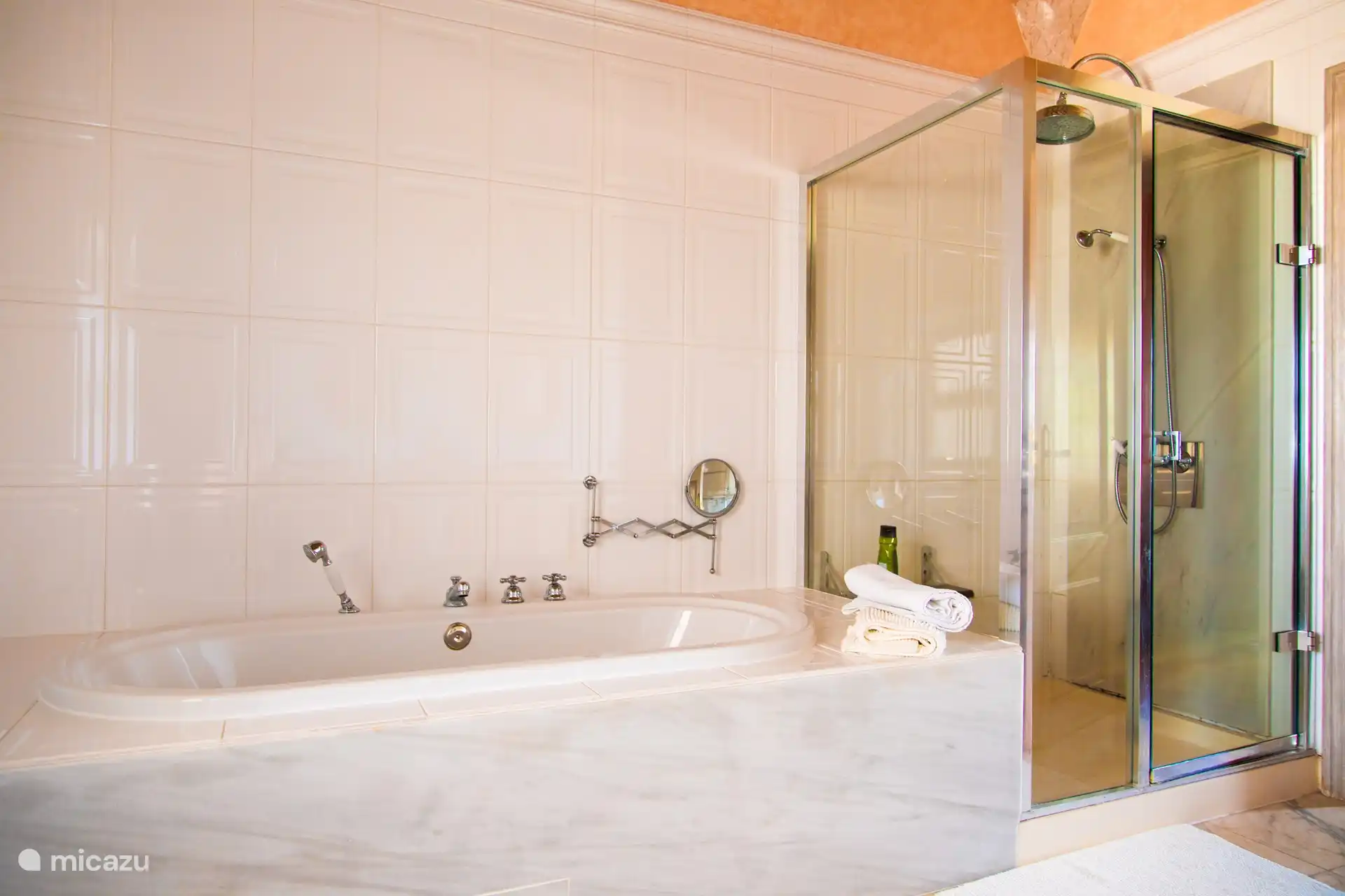 Badezimmer rosa Schlafzimmer.